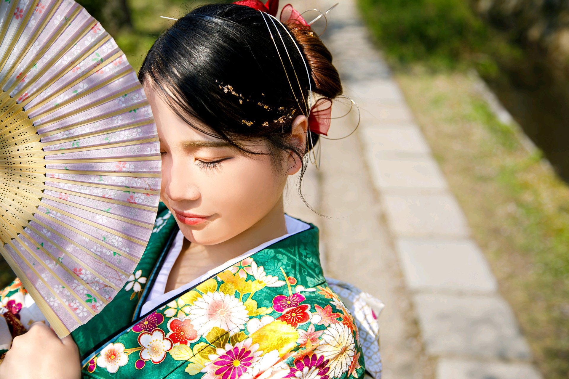 扇子を使った着物ポートレート